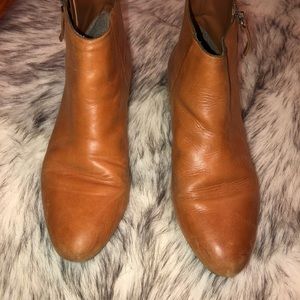 Camel Gap booties size 9